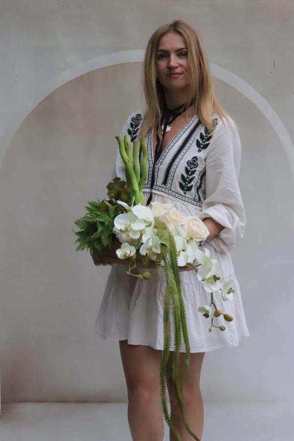 Andana White, komplet dekoracji nagrobnych