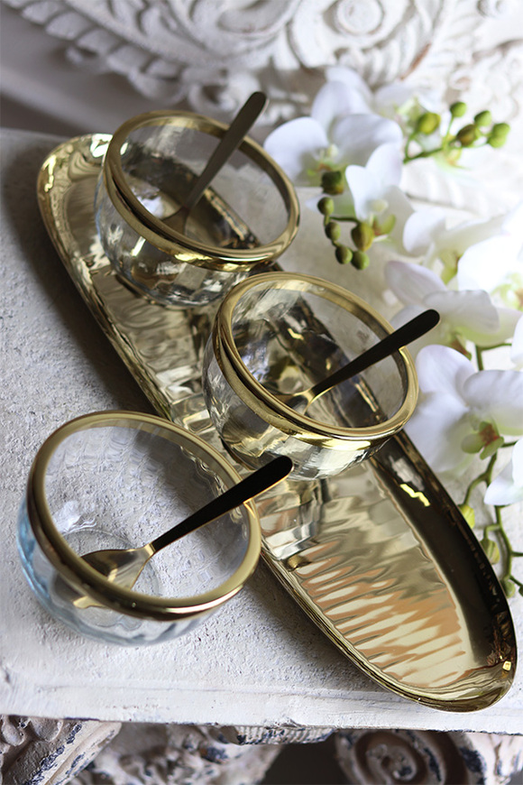 trzy miseczki na tacy, Lux Villa Gold Glamour