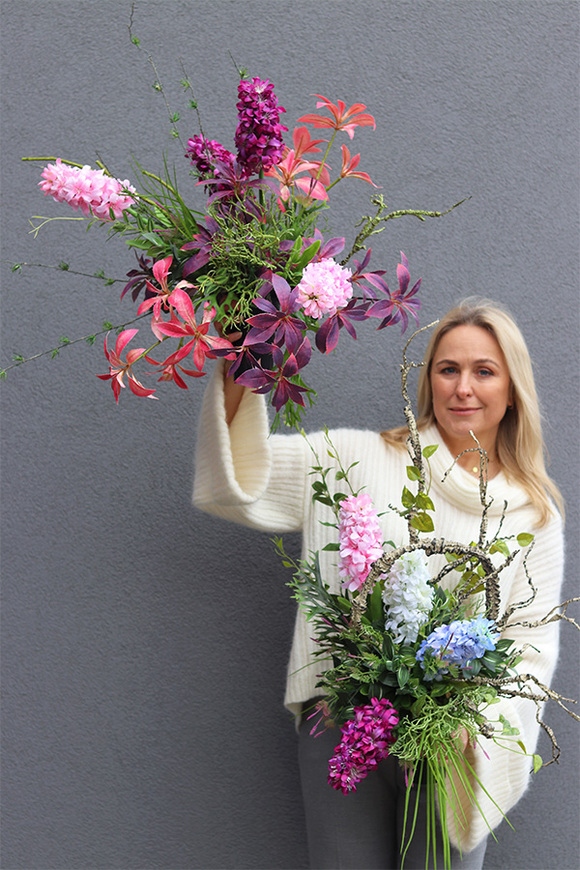 Delicioso, wiosenny bukiet nagrobny we wkładzie