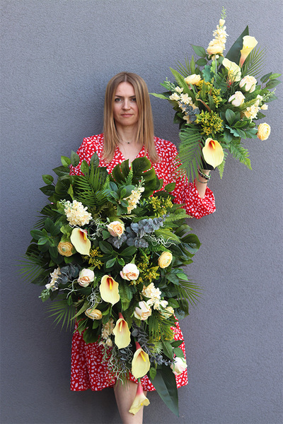 Eurydyka, bukiet nagrobny we wkładzie z kaliami