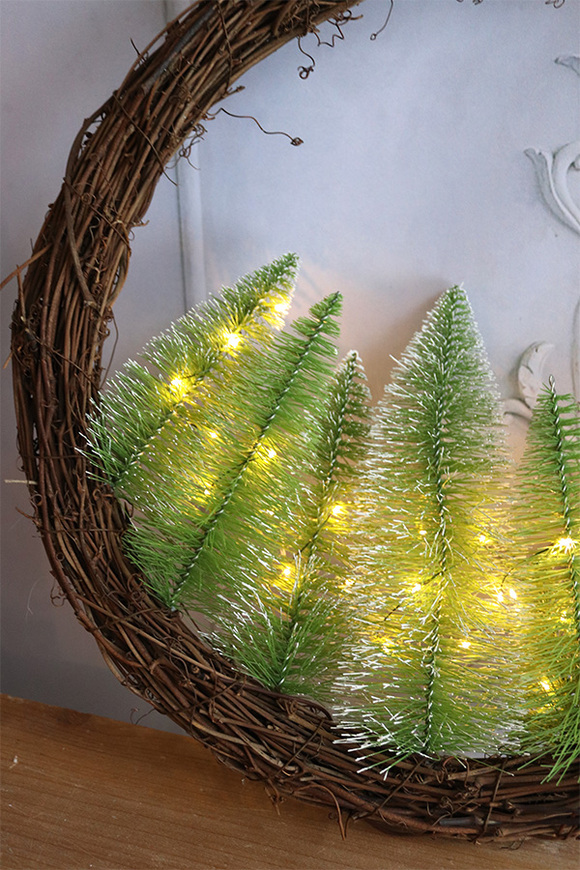 Las LED, świąteczny wianek na drzwi