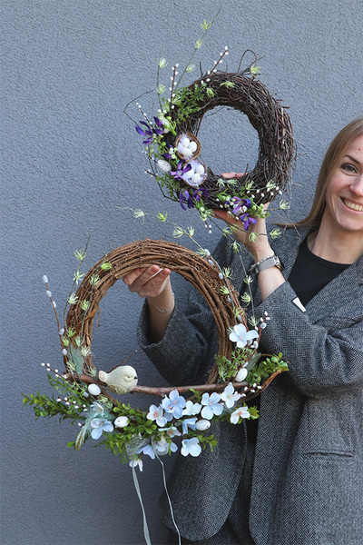 Jajo Wielkanocne Fiolet, wiosenny wianek z jajkami