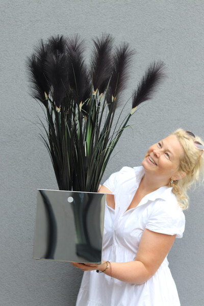 Black Mirror Glamour, sztuczna czarna trawa w donicy