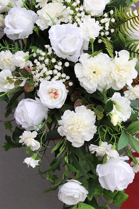 Białe Wspomnienia, dekoracja nagrobna w skrzynce