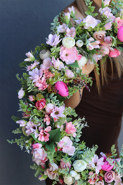 Różowa Poświata 2, kwiatowy wianek na drzwi, śr. 60cm