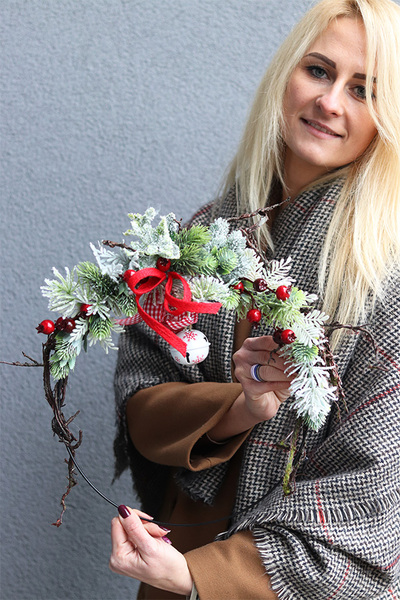 Delikatny, wianek zimowy na obręczy