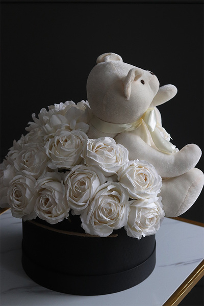 Sweet Love, flowerbox na walentynki z misiem