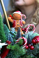 Christmas Triangle, świąteczny stroik ze świecznikiem