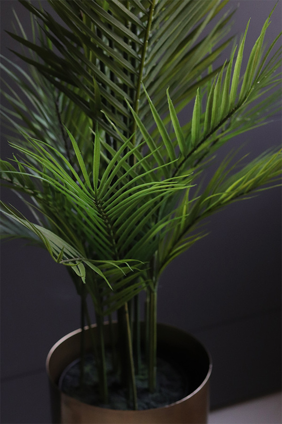 Haiti Gold, sztuczna palma w złotej donicy