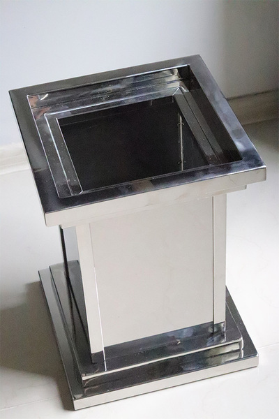 Royal Silver, metalowa donica z półką