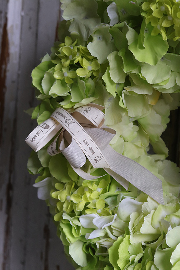 Greenua, wianek z zielonych hortensji na drzwi