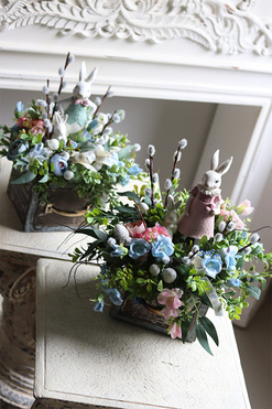 dekoracja wielkanocna w szufladzie, Zajączek Blue Boy, wym.30x33cm  