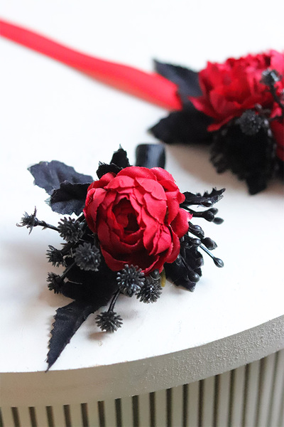 Red&Black, biżuteria kwiatowa na bal maturalny
