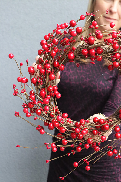 Czerwone Kulki, zimowy wianek ze skrzatem