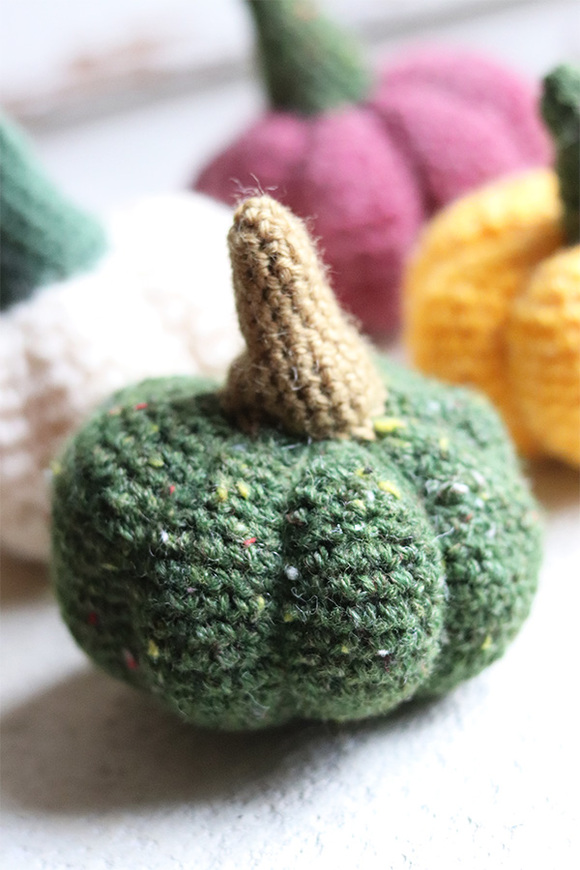 Handmade Pumpkin, dekoracyjna dynia, kolor zielona, 1 szt., wym.10x10cm