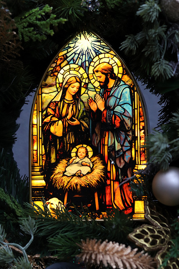 W Szopce, świąteczny wianek na drzwi z Rodziną Świętą LED