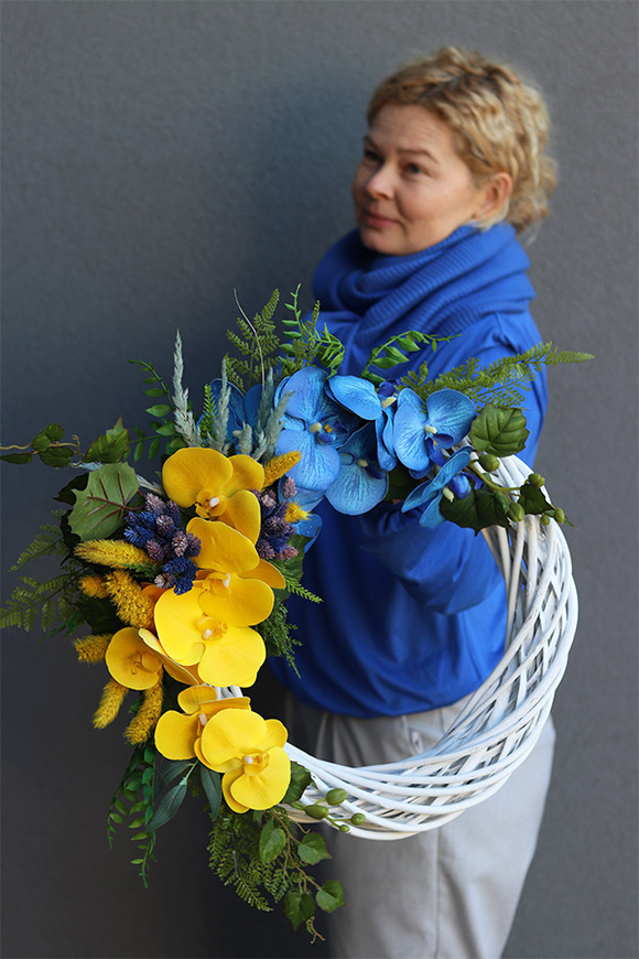 wianek na drzwi z gumową orchideą, Ukraina 7