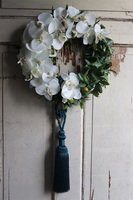 asymetryczny wianek z chwostem, Orchidelia White 2, śr.42cm
