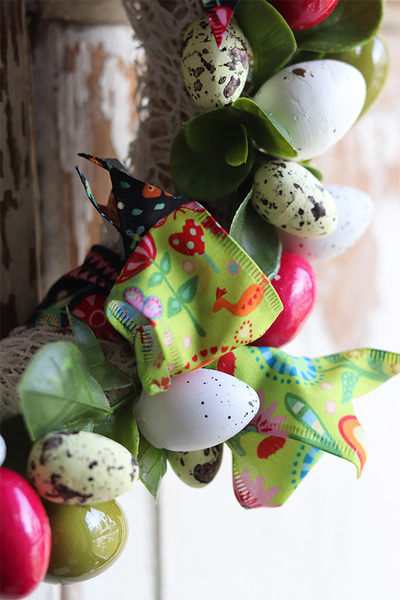 Egsy, wielkanocny wianek z kolorowymi jajkami, śr.32cm