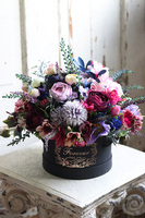 bogaty flowerbox z fioletowymi kwiatami, Gerrista, wym.29x26cm 