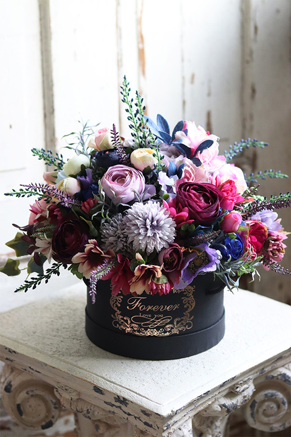 bogaty flowerbox z fioletowymi kwiatami, Gerrista, wym.29x26cm 