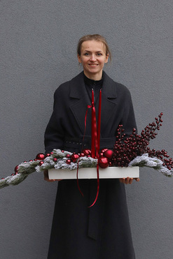 OD RĘKI Longia Bordetta, stroik świąteczny z jagodami, wym.48x100x30cm