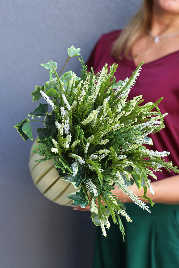 Wrzosy w Domu, kompozycja kwiatowa w drewnianej osłonce, wym.30x30x26cm