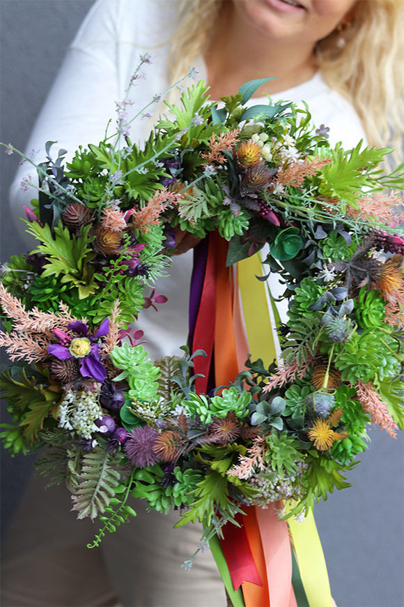 Green Love 2, barwny wianek na drzwi z sukulentami