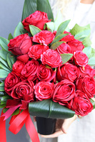 Czerwień Lux 2, bukiet nagrobny z różami