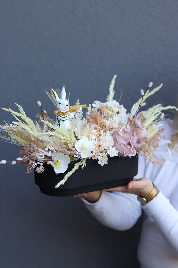 Black Easter Boho, stroik wielkanocny z zajączkiem	