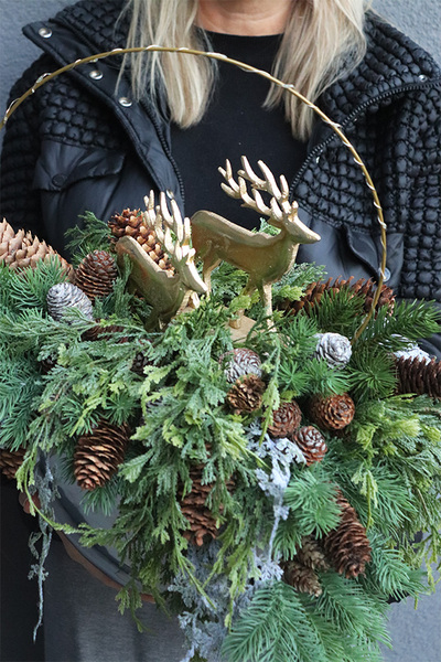 Winter GreenDeco, świąteczny stroik LED z reniferami