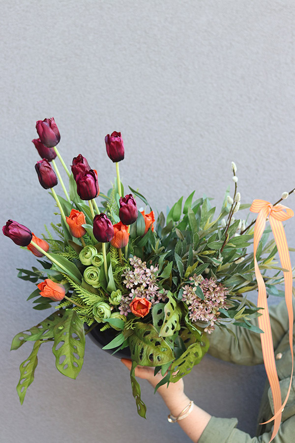 Spring Spice, dekoracja nagrobna w misie