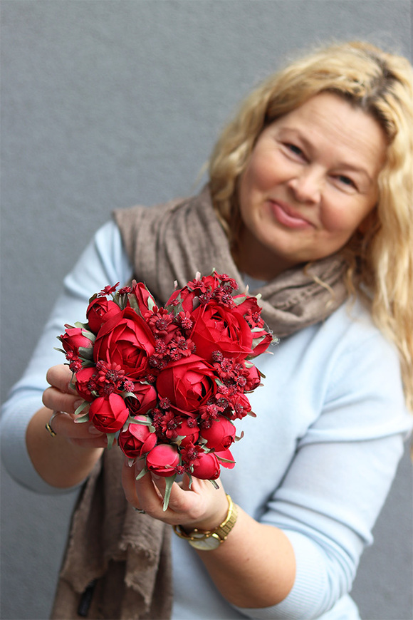 Heartino Red, kompozycja nagrobna w kształcie serca