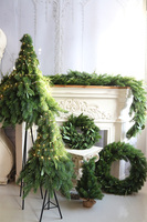 Naturalne Święta Lauric, realistyczny zimowy wianek iglasty