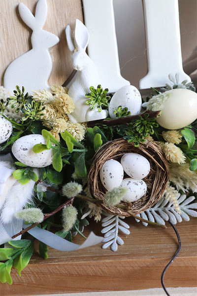Easter Home, wielkanocny wianek na drzwi