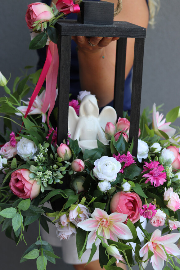 Angelo Garden Dark pink Wood, kompozycja nagrobna z lampionem	