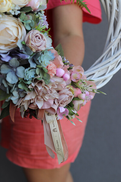 asymetryczny wianek ozdobny, Hillona