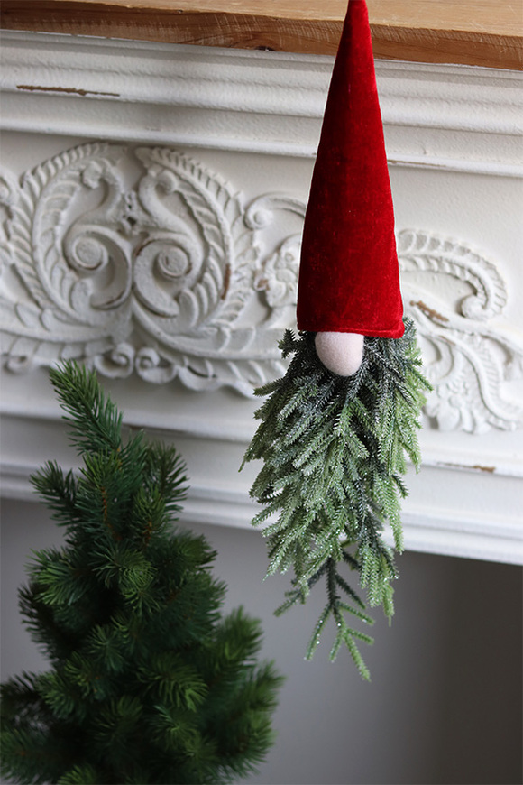 Skrzat, świąteczna zawieszka z roślin sztucznych