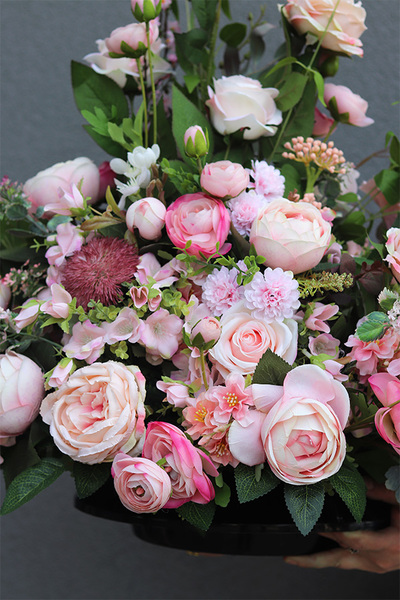 Balea Pasaja, kompozycja nagrobna w misie