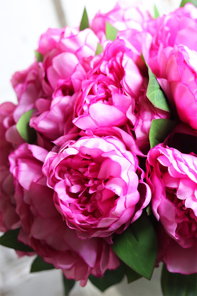 Aura Ciemny Róż, bukiet piwonii w wazonie, wys.45cm 