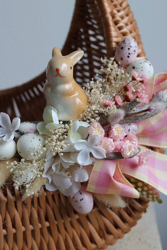 Bienne, dekorowany koszyczek wielkanocny