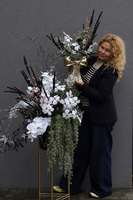 Gold&Black Christmas, zimowa dekoracja w donicy na stojaku