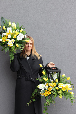 Angelo Floresa Amira, kompozycja nagrobna w lampionie, wys.40cm