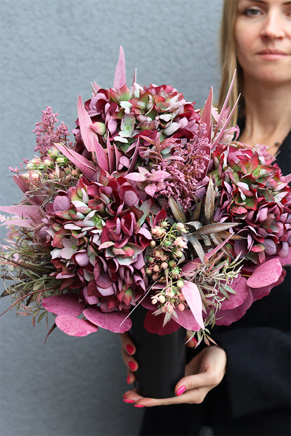 Katarina Deluxe, nagrobny bukiet