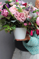 Różowa Kraina, kompozycja nagrobna w misie, wym.