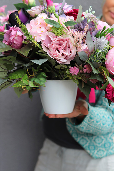 Różowa Kraina, kompozycja nagrobna w misie, wym.