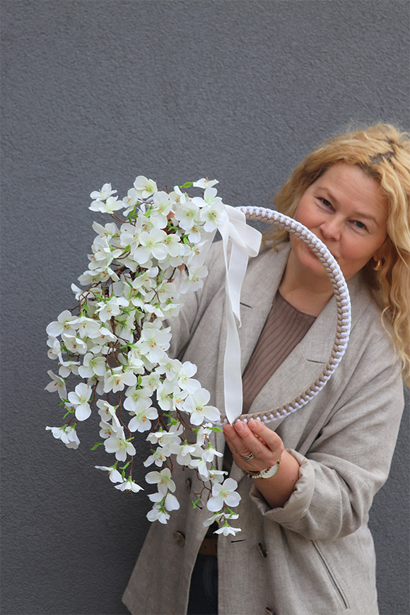 Jabłoń Slim, wianek na drzwi na obręczy