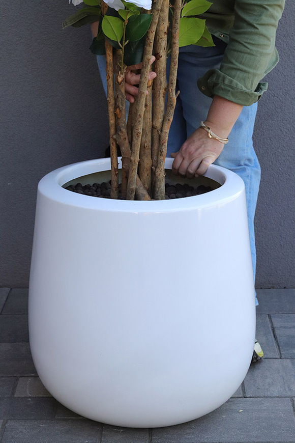 Rose Fiberglass, sztuczne drzewko kwitnące w donicy