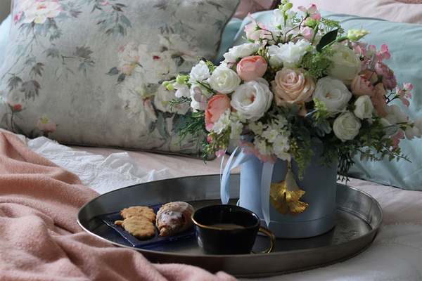 Vellurra Light Blue, welurowy flowerbox z zawieszką, wys.42cm