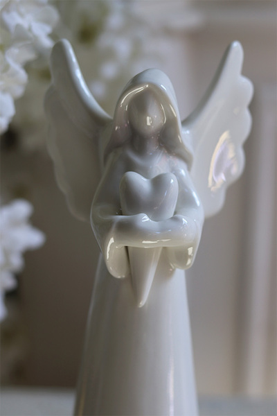 Anioł z Sercem, figurka dekoracyjna